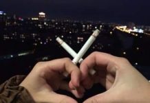 Anh bị nghiện thuốc lá rất nặng, về sau anh yêu một cô gái.